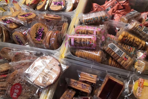 自己開零食店不加盟哪里進(jìn)貨？
