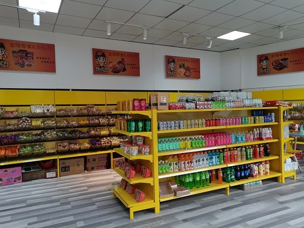 零食店商品如何陳列擺放才能吸引正在逛街的顧客？?
