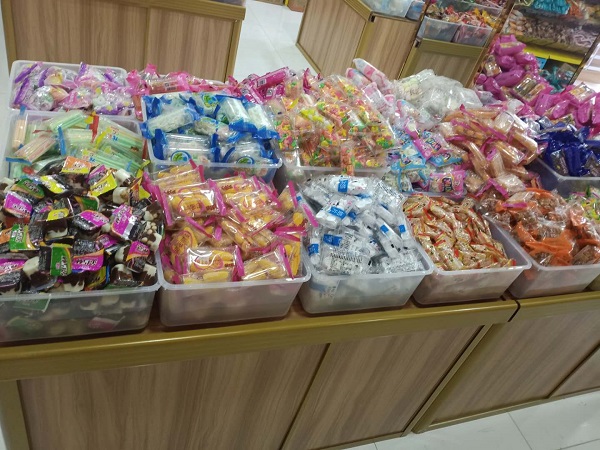 零食店貨架如何保養(yǎng)？有哪些注意事項？