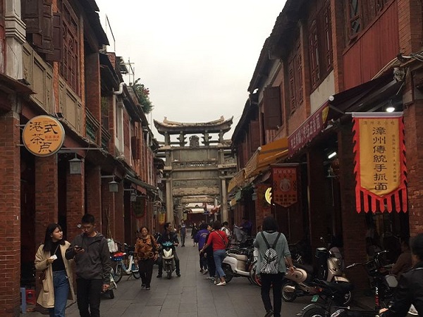 漳州饞嘴郎零食店加盟怎么做的？前期要投入多少資金？