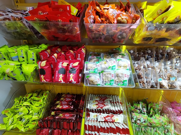 10萬元左右加盟品牌零食店哪個(gè)好？